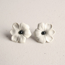 Vintage One Flower Earring